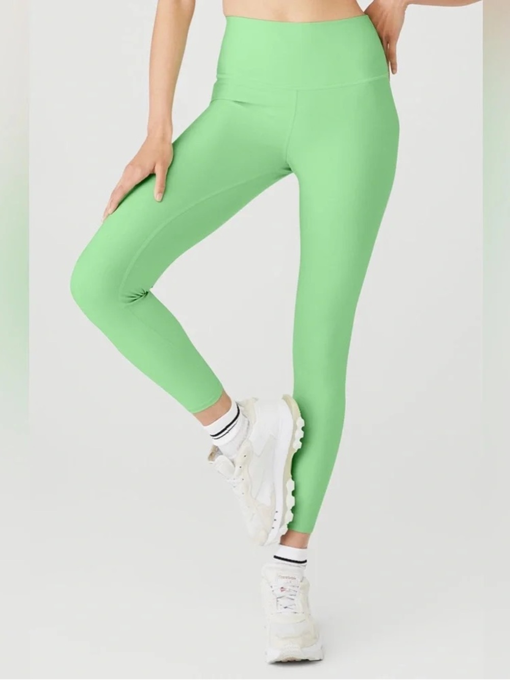 ALO Yoga Airlift Leggings in Ultramint
